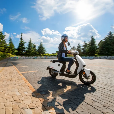 VMoto CUx Pro – Scooter électrique 45 km/h | 80 km autonomie | Moteur Bosch | Urbain