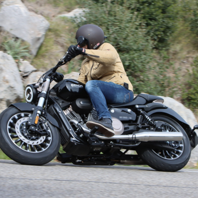 BENDA ROCK – Custom 125 & 300 cm³ | Bicylindre | Transmission courroie | Design premium BENDA ROCK – Custom 125 & 300 cm³ | Bicylindre | Transmission courroie | Design premium